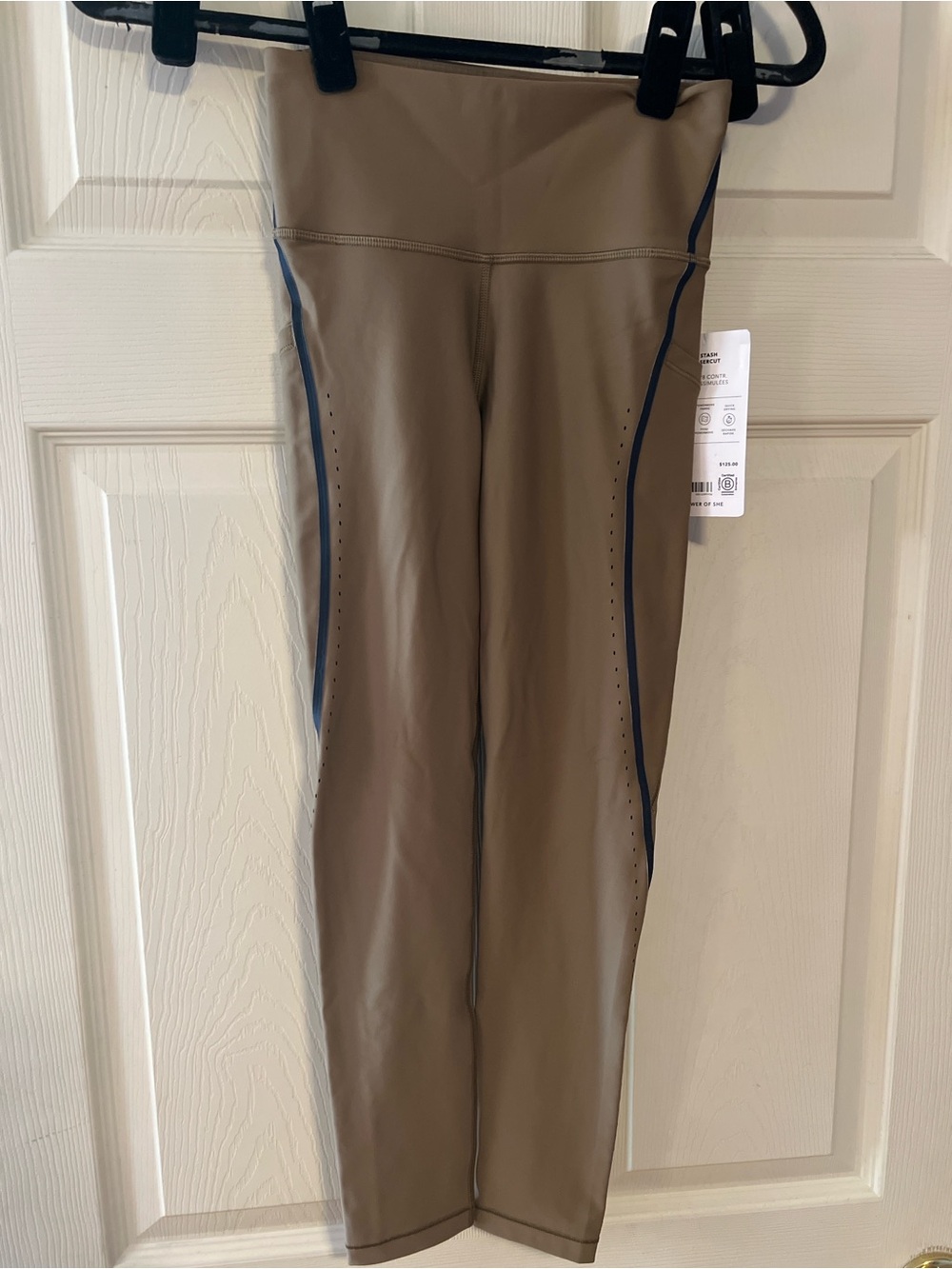 #187 NWT Athleta Interval Stash Tipped Lasercut 7/8 Tight Taupe Leggings
